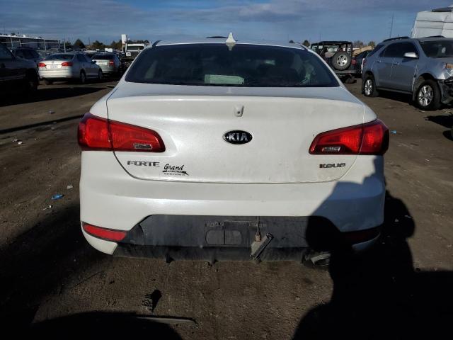 KNAFX6A81G5657672 - 2016 KIA FORTE EX WHITE photo 6