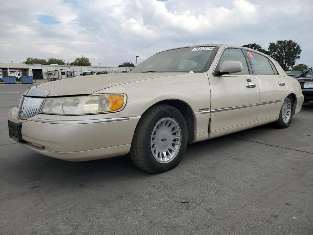 2002 LINCOLN TOWN CARTIER, null