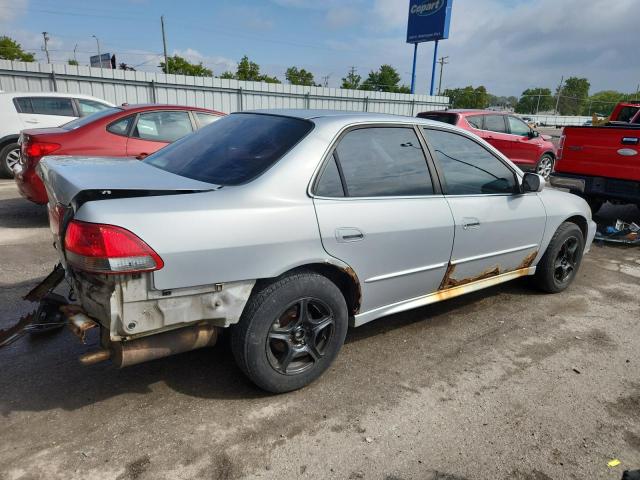 1HGCG55622A014483 - 2002 HONDA ACCORD EX SILVER photo 3