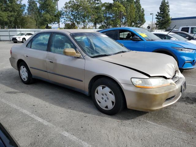 1HGCG1640YA095160 - 2000 HONDA ACCORD LX TAN photo 4