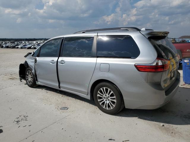 5TDYZ3DC2JS939132 - 2018 TOYOTA SIENNA XLE Күміс фото 2