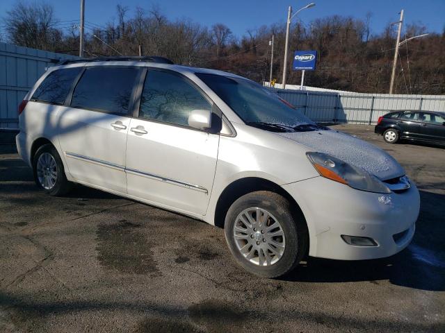 5TDZK22C38S150679 - 2008 TOYOTA SIENNA XLE WHITE photo 4