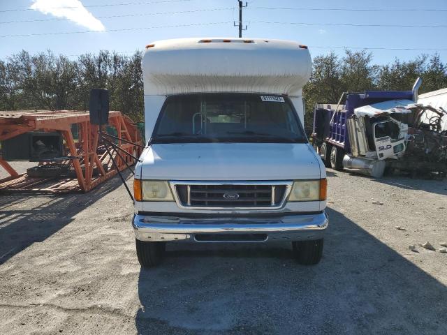 1FDXE45S76DB10476 - 2006 FORD ECONOLINE E450 SUPER DUTY CUTAWAY VAN WHITE photo 5