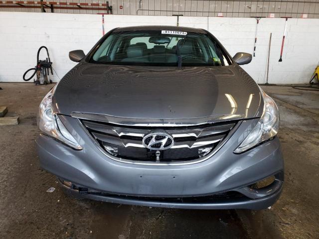 5NPEC4AC7DH579476 - 2013 HYUNDAI SONATA SE GRAY photo 5