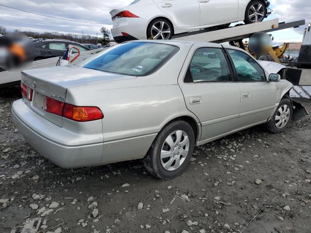 4T1BG22K11U088111 - 2001 TOYOTA CAMRY CE SILVER photo 3