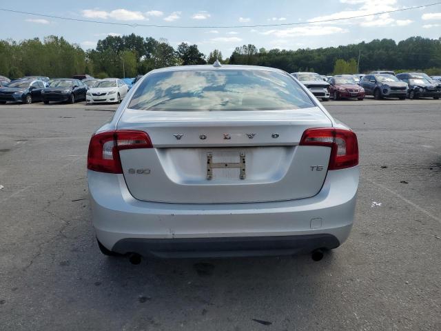 YV1622FS0C2110820 - 2012 VOLVO S60 T5 银色 照片 6