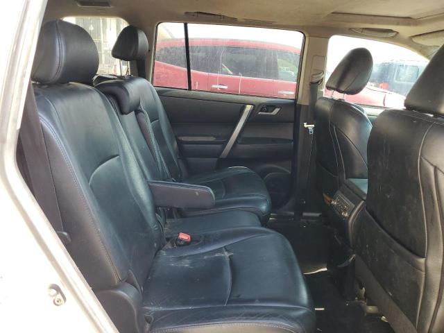 5TDBK3EH9CS134123 - 2012 TOYOTA HIGHLANDER BASE WHITE photo 11