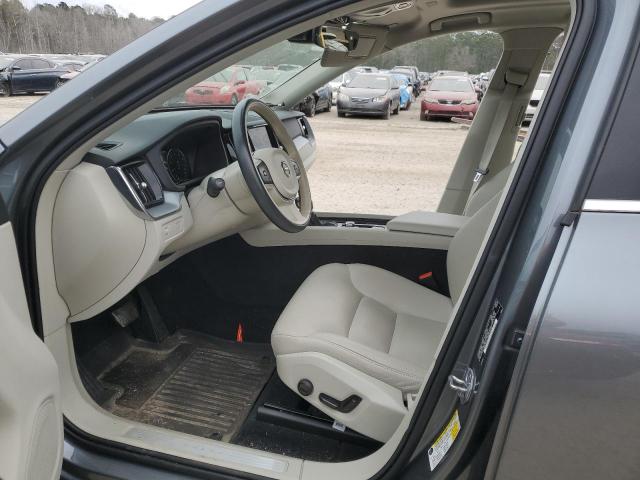 YV4A22RK7L1561497 - 2020 VOLVO XC60 T6 MOMENTUM SILVER photo 7