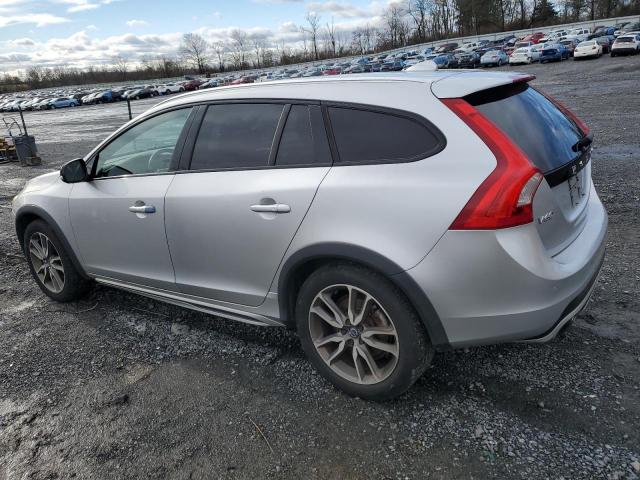 YV4612HK4G1003445 - 2016 VOLVO V60 CROSS PREMIER SILVER photo 2