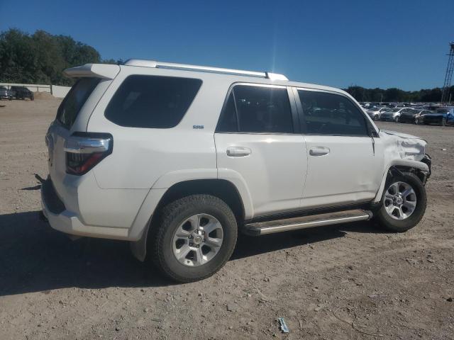 JTEBU5JR7E5190585 - 2014 TOYOTA 4RUNNER SR5 WHITE photo 3