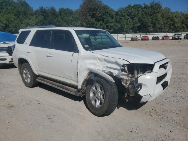 JTEBU5JR7E5190585 - 2014 TOYOTA 4RUNNER SR5 WHITE photo 4