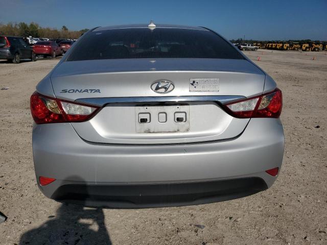 5NPEB4AC2EH903163 - 2014 HYUNDAI SONATA GLS SILVER photo 6