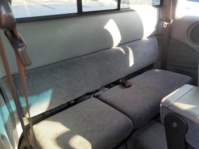 1B7GL22X0XS108886 - 1999 DODGE DAKOTA SILVER photo 10