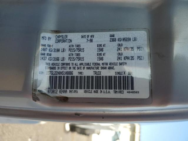 1B7GL22X0XS108886 - 1999 DODGE DAKOTA SILVER photo 12