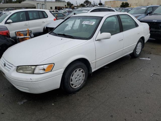 JT2BG22K1W0161814 - 1998 TOYOTA CAMRY CE WHITE photo 1