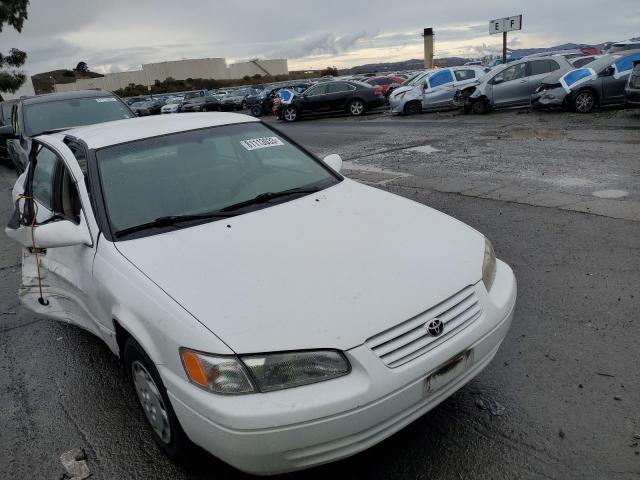 JT2BG22K1W0161814 - 1998 TOYOTA CAMRY CE WHITE photo 4