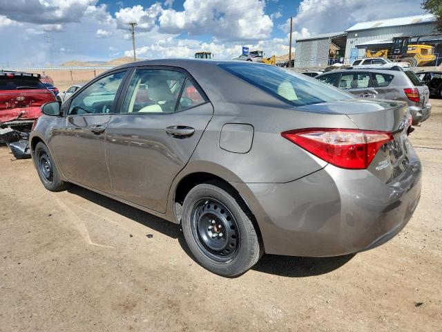 2T1BURHE9JC055166 - 2018 TOYOTA COROLLA L BROWN photo 2