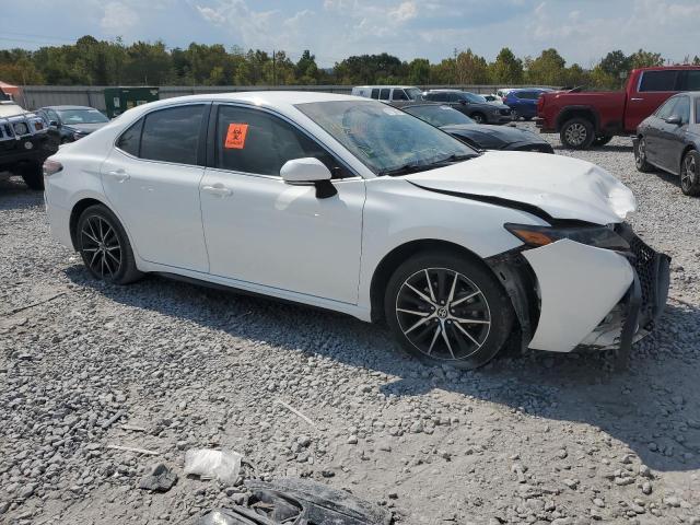 4T1G11AK5NU622008 - 2022 TOYOTA CAMRY SE WHITE photo 4