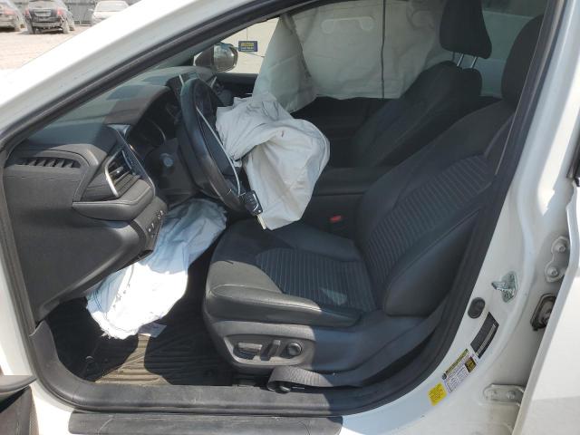 4T1G11AK5NU622008 - 2022 TOYOTA CAMRY SE WHITE photo 7