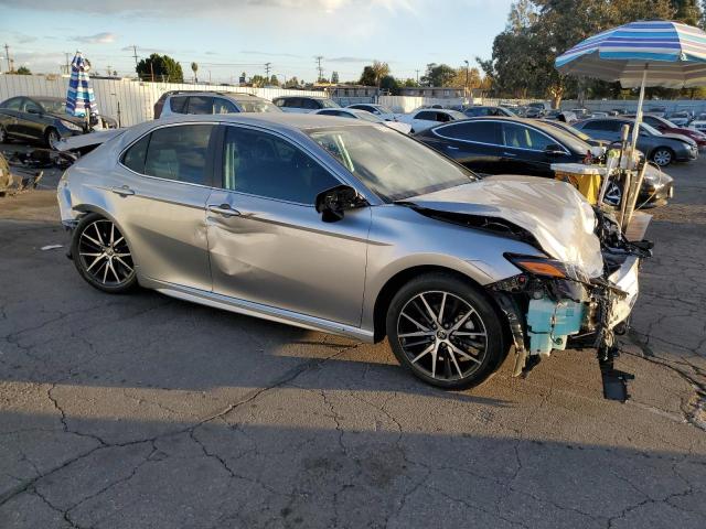 4T1G11AK7PU725028 - 2023 TOYOTA CAMRY SE NIGHT SHADE SILVER photo 4