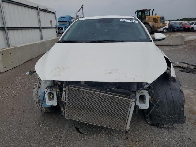 3KPF24AD5LE155572 - 2020 KIA FORTE FE WHITE photo 5