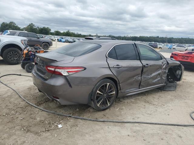 4T1B61HK0JU096396 - 2018 TOYOTA CAMRY XSE Grau Foto 3