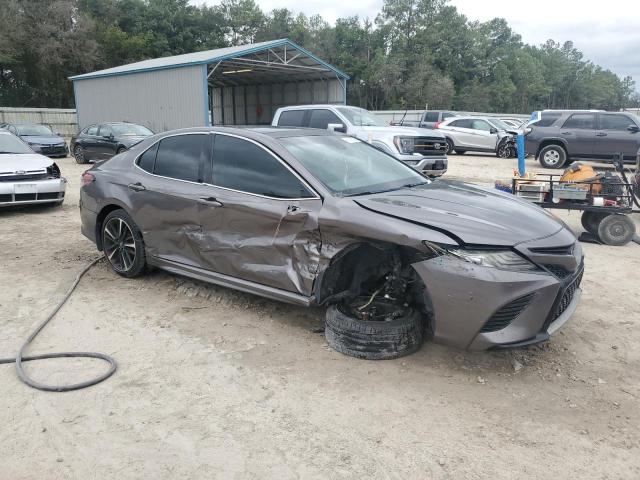 4T1B61HK0JU096396 - 2018 TOYOTA CAMRY XSE Grau Foto 4