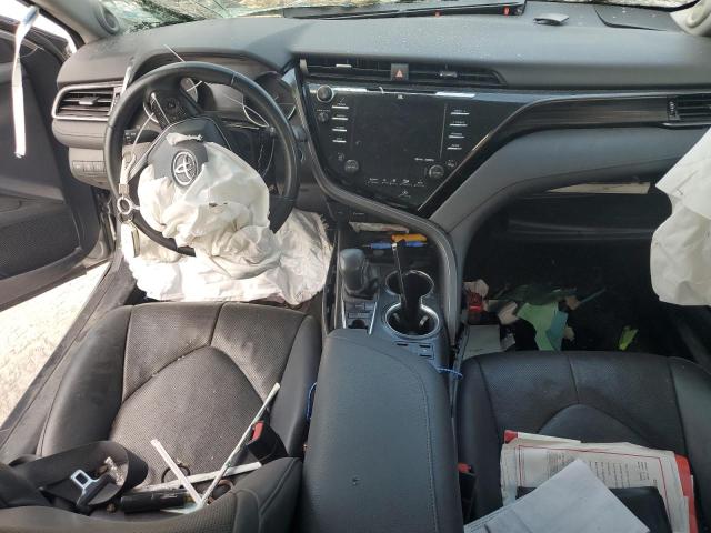 4T1FZ1AK2LU038862 - 2020 TOYOTA CAMRY XLE Plata foto 8