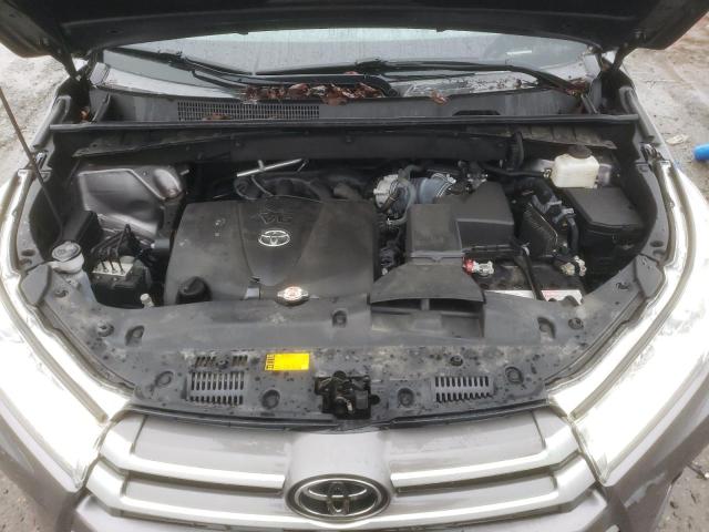 5TDBZRFHXJS902900 - 2018 TOYOTA HIGHLANDER LE GRAY photo 12