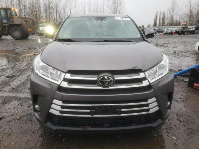 5TDBZRFHXJS902900 - 2018 TOYOTA HIGHLANDER LE GRAY photo 5