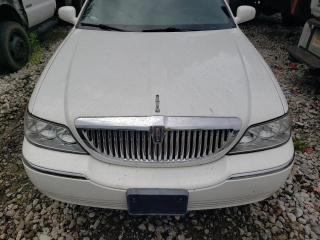 2L1FM88W98X659548 - 2008 LINCOLN TOWN CAR EXECUTIVE WHITE photo 12