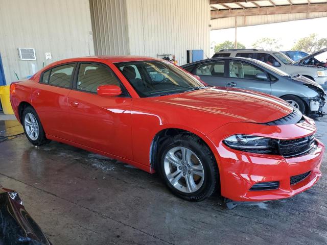 2C3CDXBG0NH261236 - 2022 DODGE CHARGER SXT RED photo 4