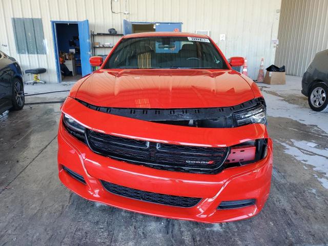 2C3CDXBG0NH261236 - 2022 DODGE CHARGER SXT RED photo 5