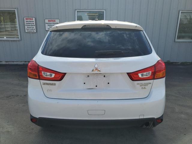 4A4AP3AW7FE060155 - 2015 MITSUBISHI OUTLANDER ES თეთრი ფოტო 6