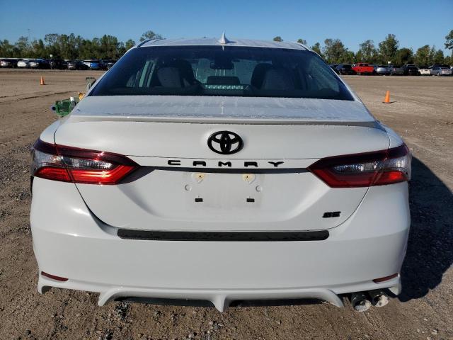 4T1T11AK6RU213911 - 2024 TOYOTA CAMRY SE NIGHT SHADE WHITE photo 6