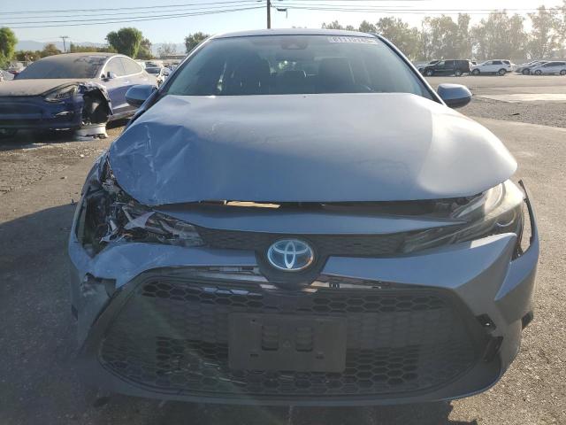 JTDEBRBE5LJ021275 - 2020 TOYOTA COROLLA LE GRAY photo 5