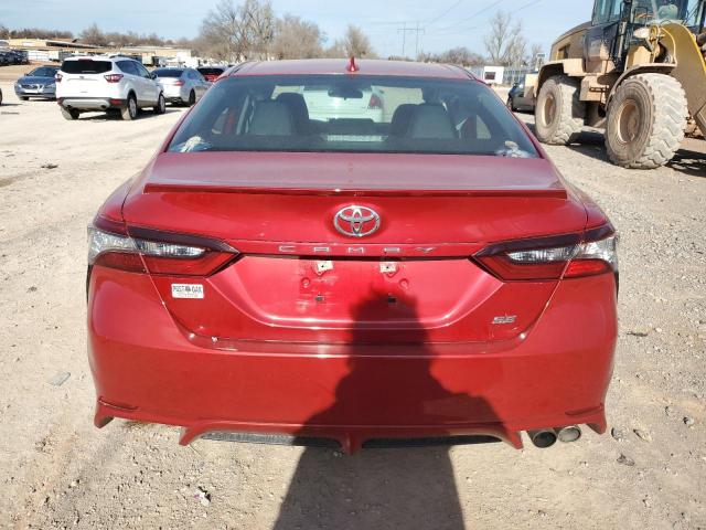 4T1G11AK3MU407340 - 2021 TOYOTA CAMRY SE RED photo 6