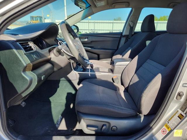 4T1BF1FK6HU669492 - 2017 TOYOTA CAMRY LE 银色 照片 7