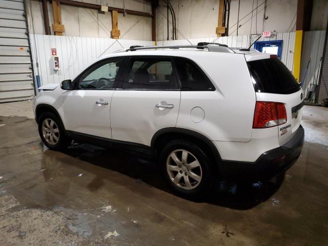 5XYKT3A62DG348807 - 2013 KIA SORENTO LX WHITE photo 2