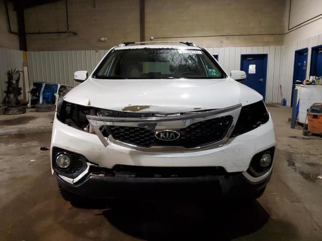 5XYKT3A62DG348807 - 2013 KIA SORENTO LX WHITE photo 5