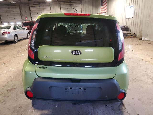 KNDJN2A21F7764263 - 2015 KIA SOUL GREEN photo 6