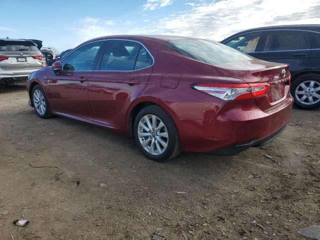 4T1B11HK9JU533164 - 2018 TOYOTA CAMRY L BURGUNDY photo 2