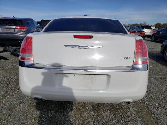 2C3CCAAG2EH118449 - 2014 CHRYSLER 300 WHITE photo 6