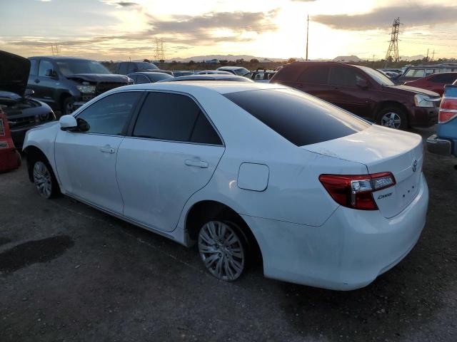 4T4BF1FKXER385641 - 2014 TOYOTA CAMRY L WHITE photo 2