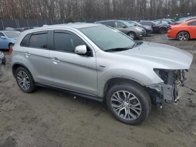 JA4AR3AU7JU025849 - 2018 MITSUBISHI OUTLANDER ES SILVER photo 4