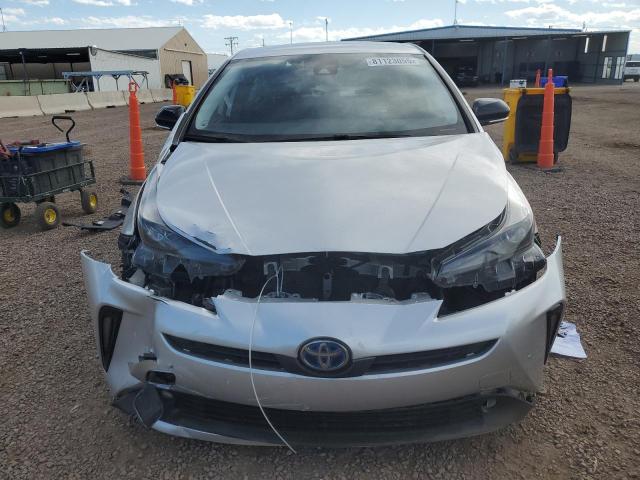 JTDKAMFU5N3170898 - 2022 TOYOTA PRIUS NIGHT SHADE Серебристый фото 5