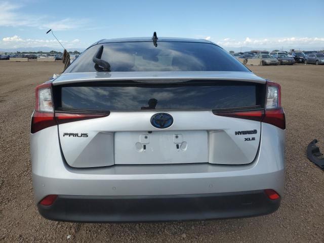 JTDKAMFU5N3170898 - 2022 TOYOTA PRIUS NIGHT SHADE Серебристый фото 6