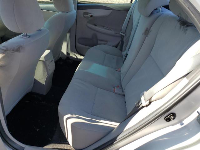 2T1BU4EE3DC994969 - 2013 TOYOTA COROLLA BASE Silber Foto 10