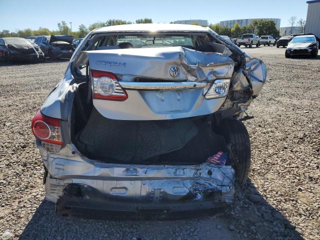 2T1BU4EE3DC994969 - 2013 TOYOTA COROLLA BASE Silber Foto 6