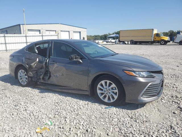 4T1C11AK6NU027327 - 2022 TOYOTA CAMRY LE GRAY photo 4